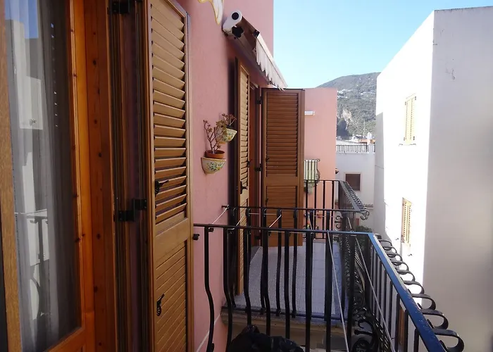 Claudia - Vacanze A Canneto (Lipari)